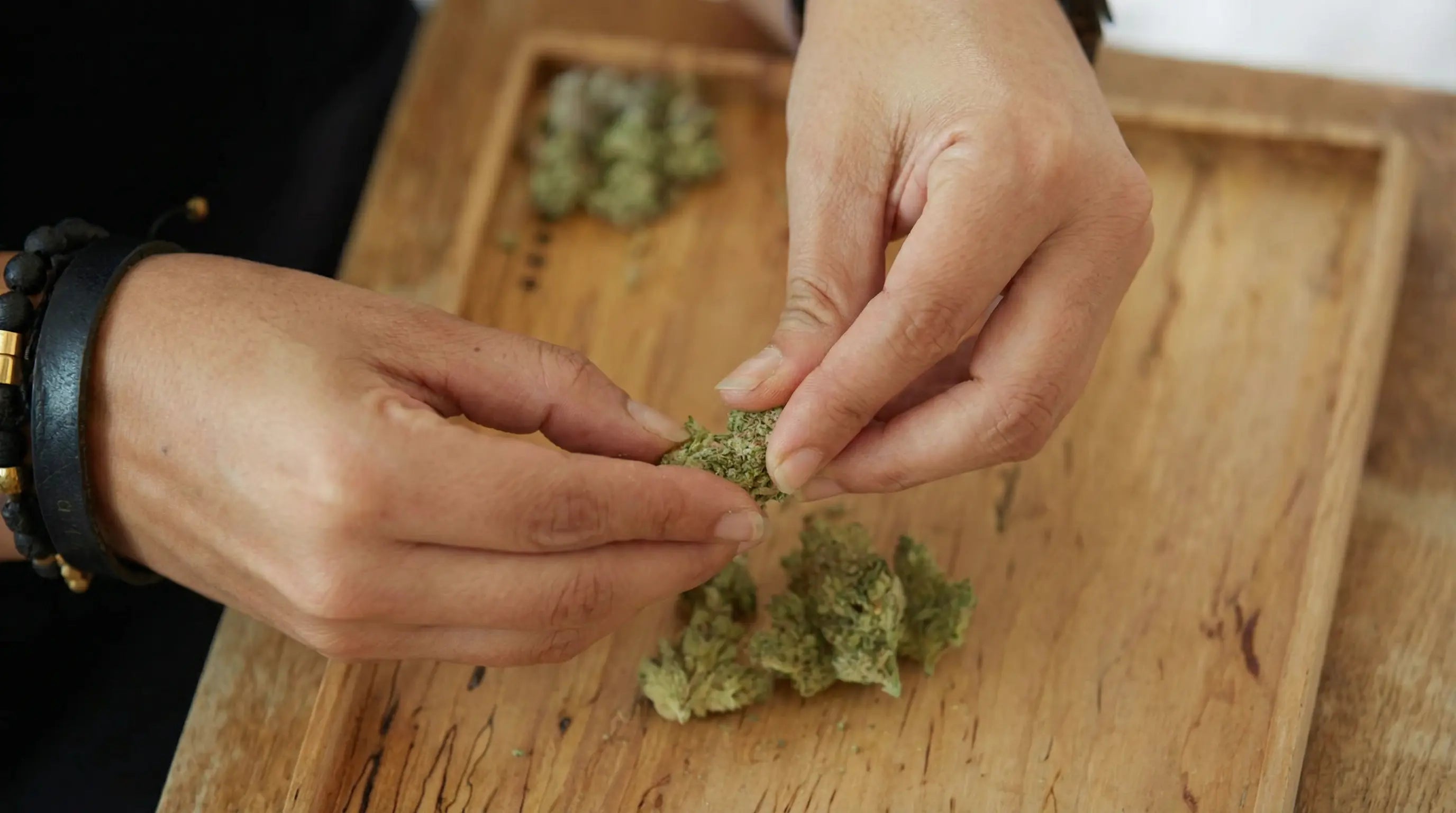 How to Grind Weed by Hand (Step-by-Step Guide)